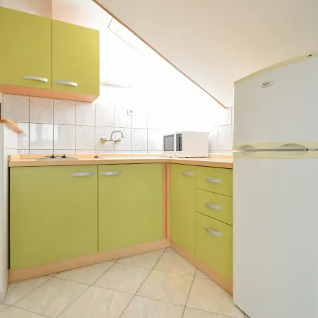 Apartment Brodarica 6