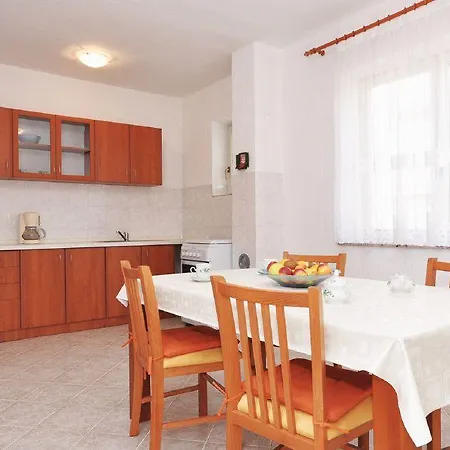 Apartment Brodarica 6